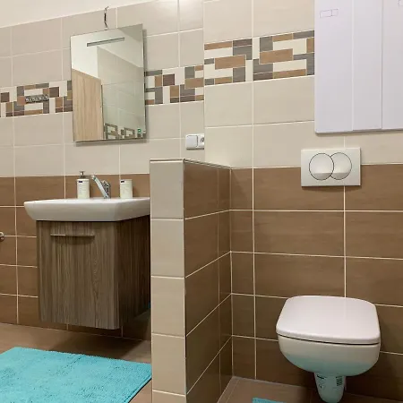 Monny アパート フリンブルク